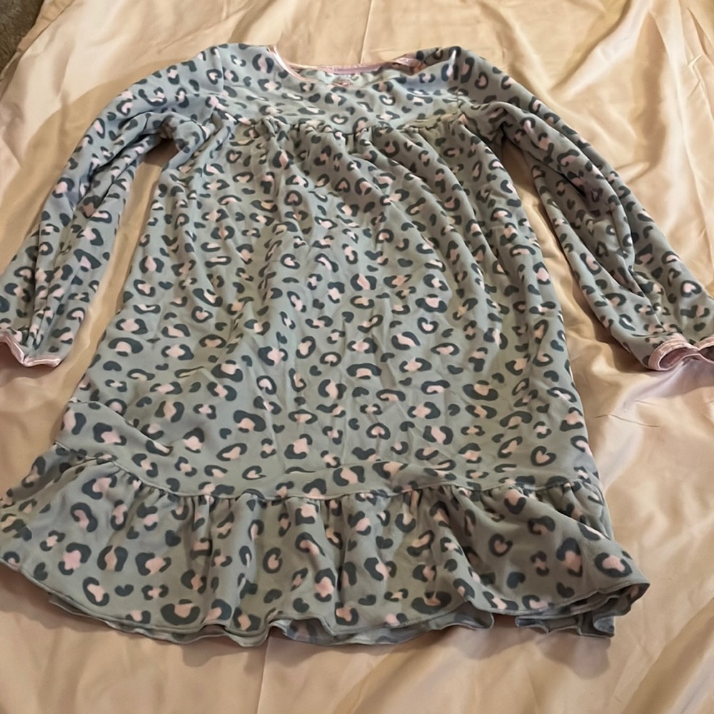 Carter’s night gown